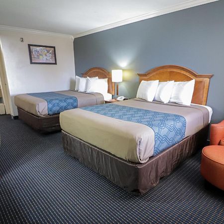 University Inn & Suites San Antonio Eksteriør billede