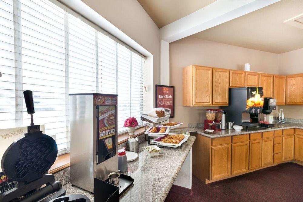 University Inn & Suites San Antonio Eksteriør billede