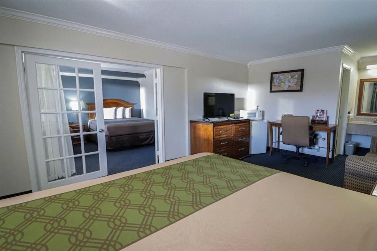 University Inn & Suites San Antonio Eksteriør billede