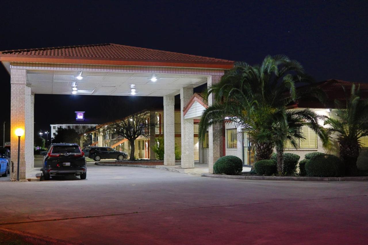 University Inn & Suites San Antonio Eksteriør billede