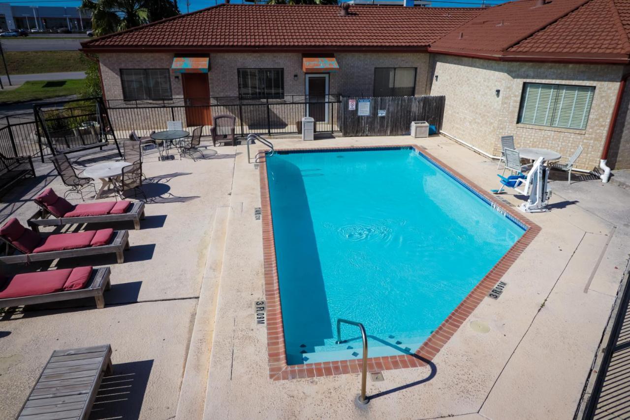 University Inn & Suites San Antonio Eksteriør billede
