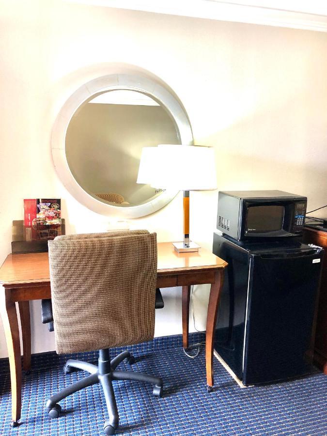 University Inn & Suites San Antonio Eksteriør billede